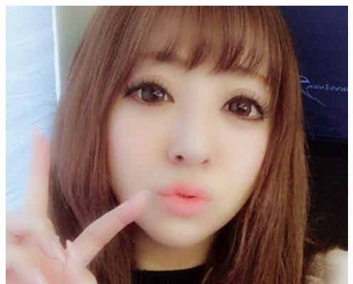 桜井莉菜、暗髪&シンプルネイルにイメチェンで「彼のご両親にご挨拶」