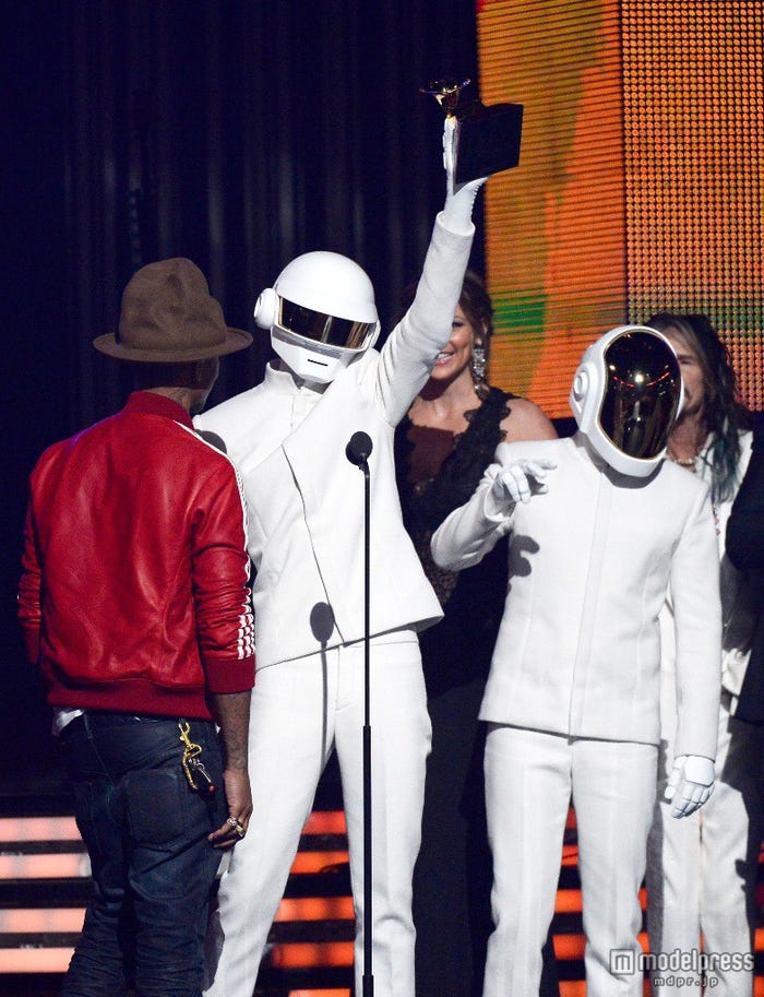 写真左から:ファレル・ウイリアムス、ダフト・パンク/Getty images Entertinment