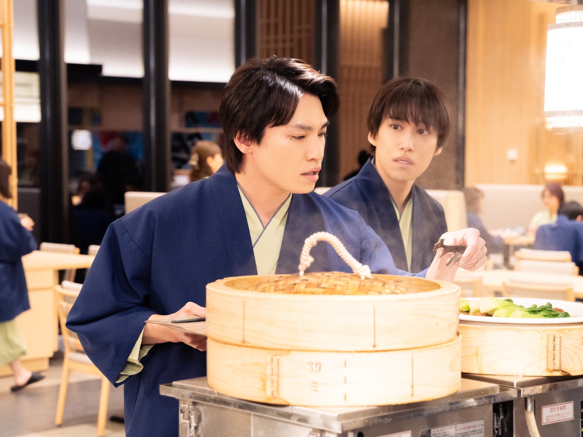 二階堂高嗣、千賀健永（C）「週末旅の極意3」製作委員