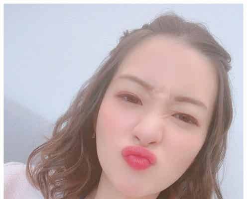 足立梨花、“久々のデコ出しヘア”で自撮り「可愛すぎる」と反響