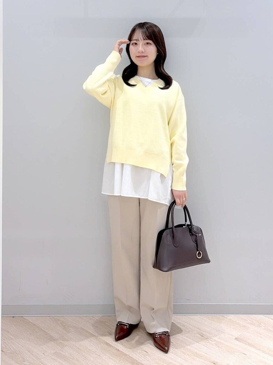 グローバルワークのスウェットライクVネックプルオーバー