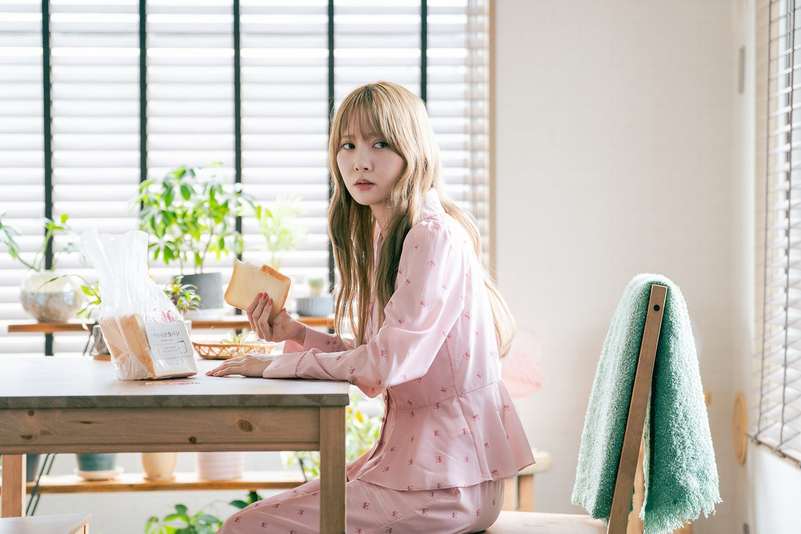 加藤史帆（C）「彩香ちゃんは弘子先輩に恋してる 2nd Stage」製作委員会・MBS／第5話より