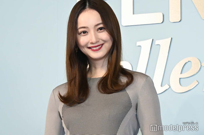 佐々木希(C)モデルプレス