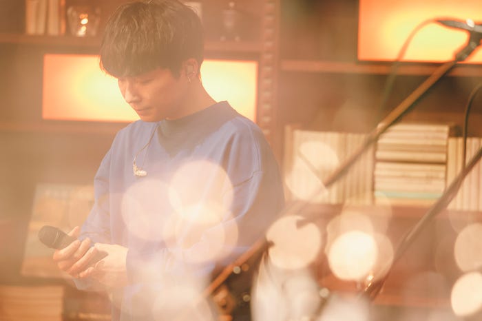 星野源「YP Live Streaming “宴会” 鳳凰篇」(C)TAICHI NISHIMAKI