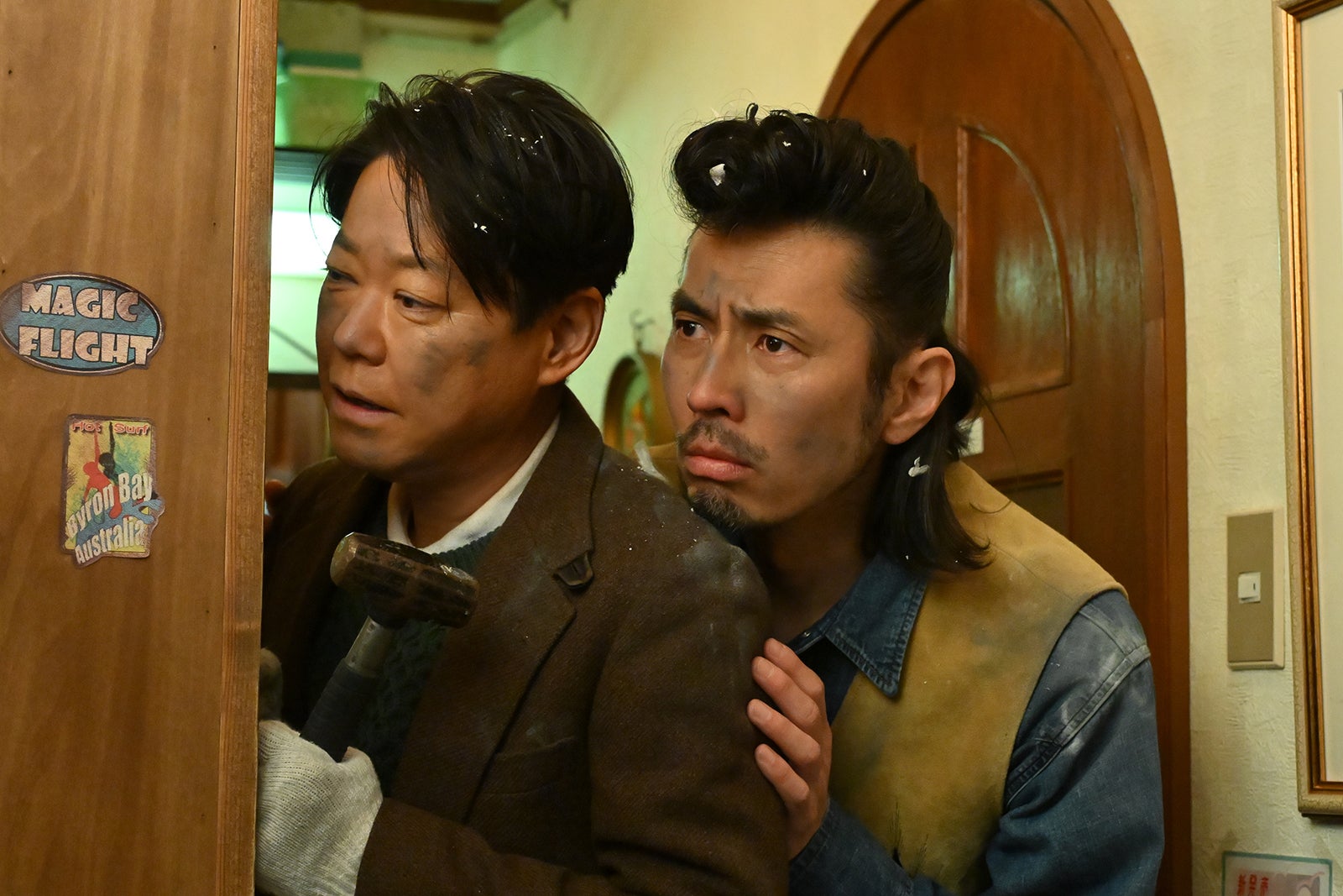 阿部サダヲ、袴田吉彦「新年早々 不適切にもほどがある！ ～真面目な話、しちゃダメですか？～」（C）TBS