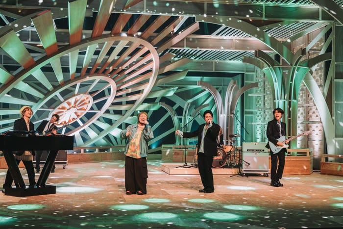 こっちのけんと、Mrs. GREEN APPLE(C)TBS/撮影:もろんのん