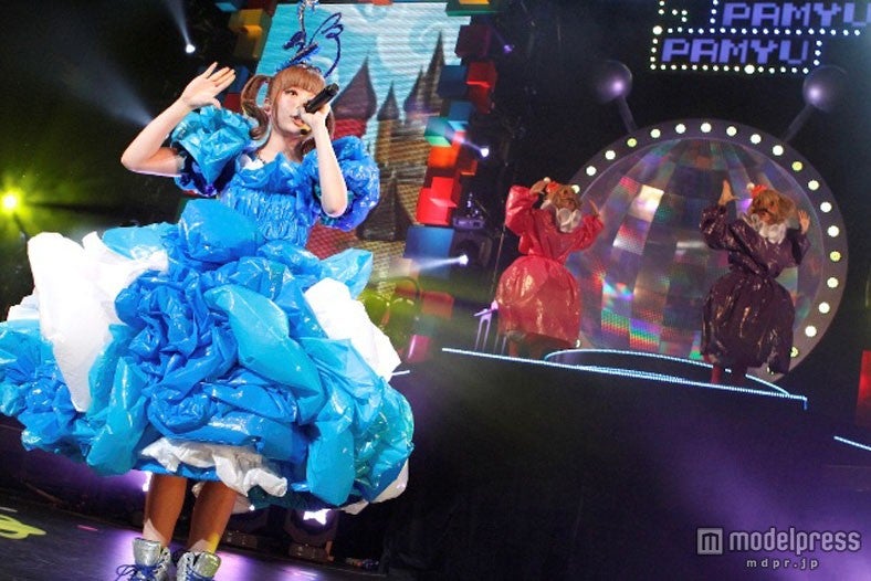 きゃりー、YouTubeで感情を爆発させる