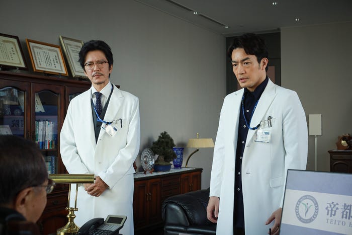 田辺誠一、大谷亮平「スカイキャッスル」第8話より(C)テレビ朝日