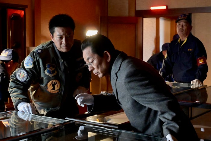 水谷豊、寺脇康文「相棒season22」第14話より(C)テレビ朝日