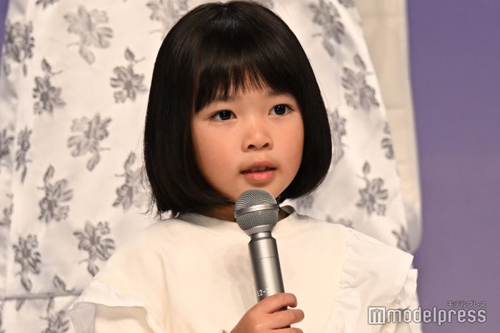 平祐奈をメロメロにした倉田瑛茉(C)モデルプレス