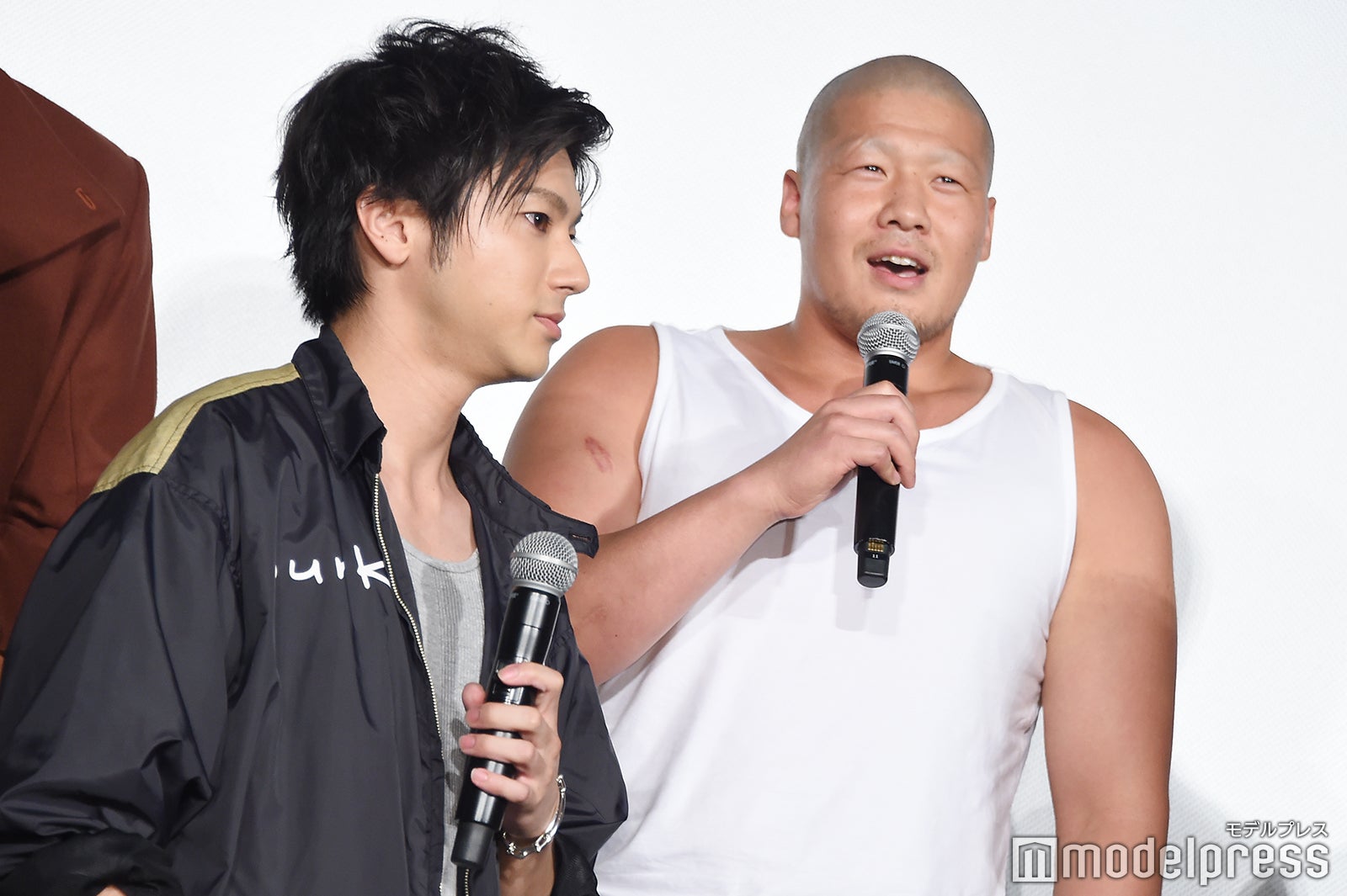 一ノ瀬ワタル（後ろ）（C）モデルプレス