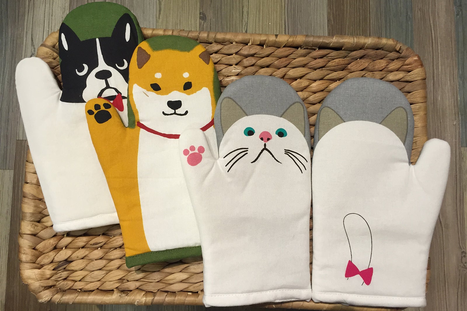 鍋つかみ3種（プレミィ）／画像提供：横浜赤レンガ倉庫