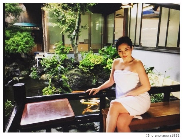 平野ノラ、バスタオル1枚のSEXYショット　艶やかボディで色気炸裂