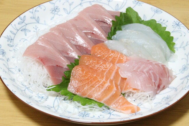 ダイソーの景徳鎮ニューボン深皿は和洋どちらも合う