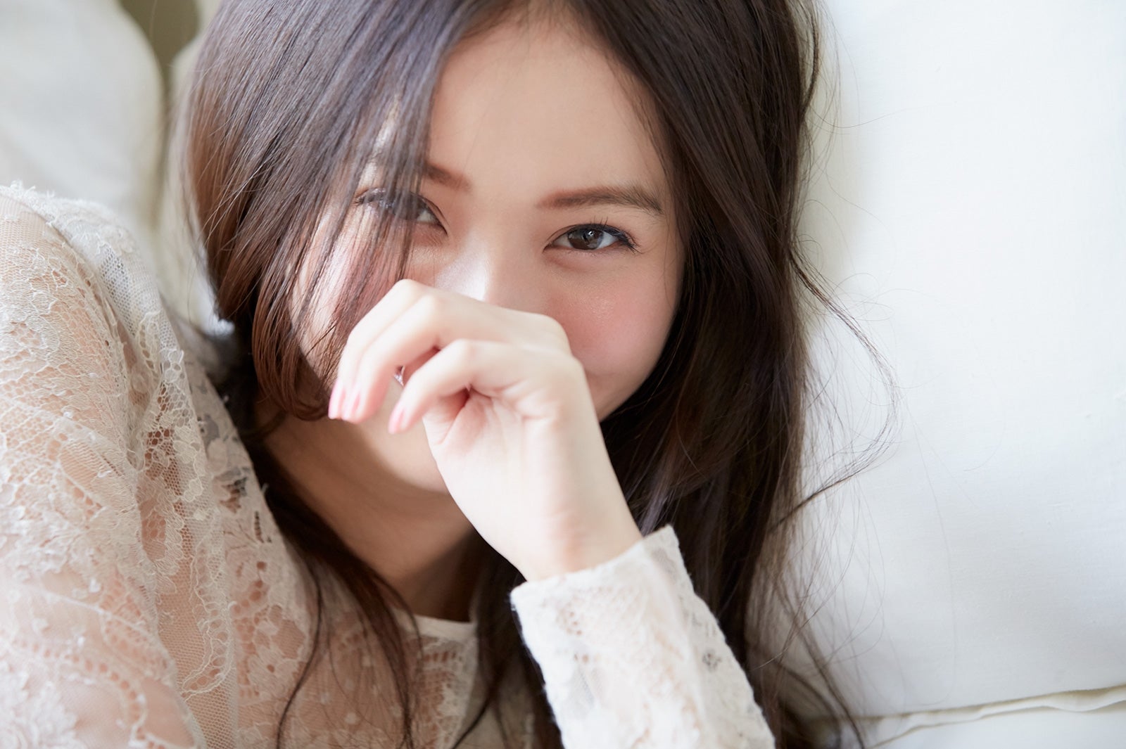 佐々木希／「with」4月号（2017年2月28日発売）より／画像提供：講談社