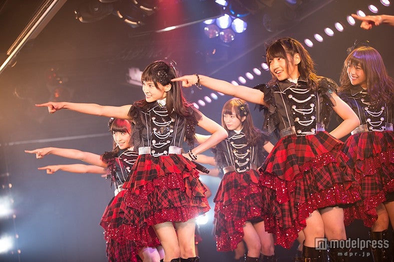 「ド～なる？！ド～する？！AKB48」公演より（C）AKS