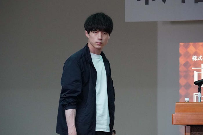 坂口健太郎「CODE―願いの代償―」最終話より(C)読売テレビ・日本テレビ