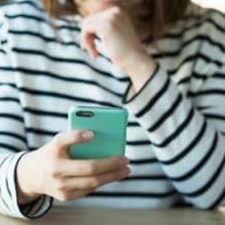 もしかして嫌われた ママ友同士のlineグループに参加したら モデルプレス