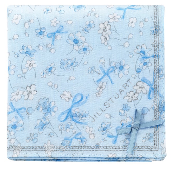 「ジルスチュアート　ハンカチ　サムシングピュアブルー」（C）JILL STUART Beauty