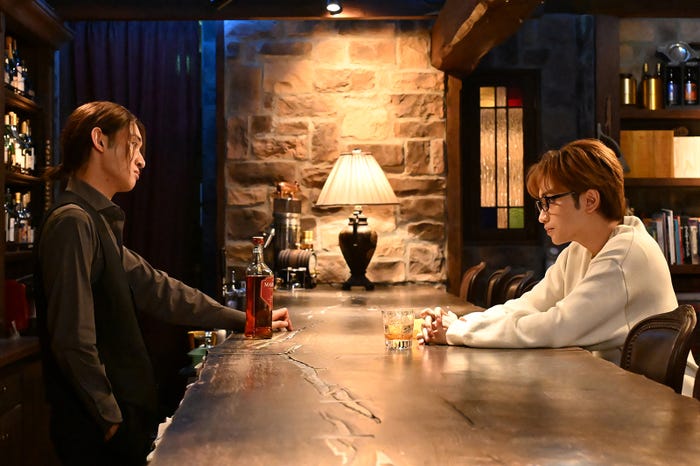 向井康二、中島健人「リビングの松永さん」最終話より(C)カンテレ