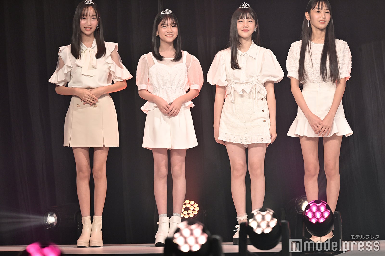 （左から）上妻美咲、梨里花、松尾そのま、十文字陽菜（C）モデルプレス