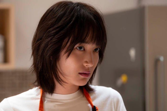 高梨臨「単身花日」第1話より(C)テレビ朝日