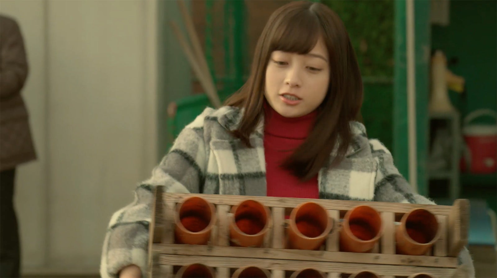 橋本環奈／「先生からみんなへ」篇より（提供写真）