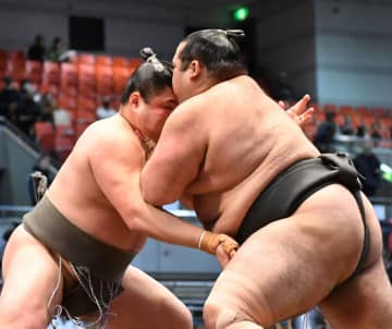 復活目指す人気力士が無傷2連勝、生田目「厳しく稽古をつけてもらっている」【大相撲春場所】
