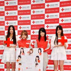 「赤十字を知ってほしい。もっと。」キャンペーン記者発表会に出席した（左から）加藤玲奈、高橋みなみ、横山由依、入山杏奈