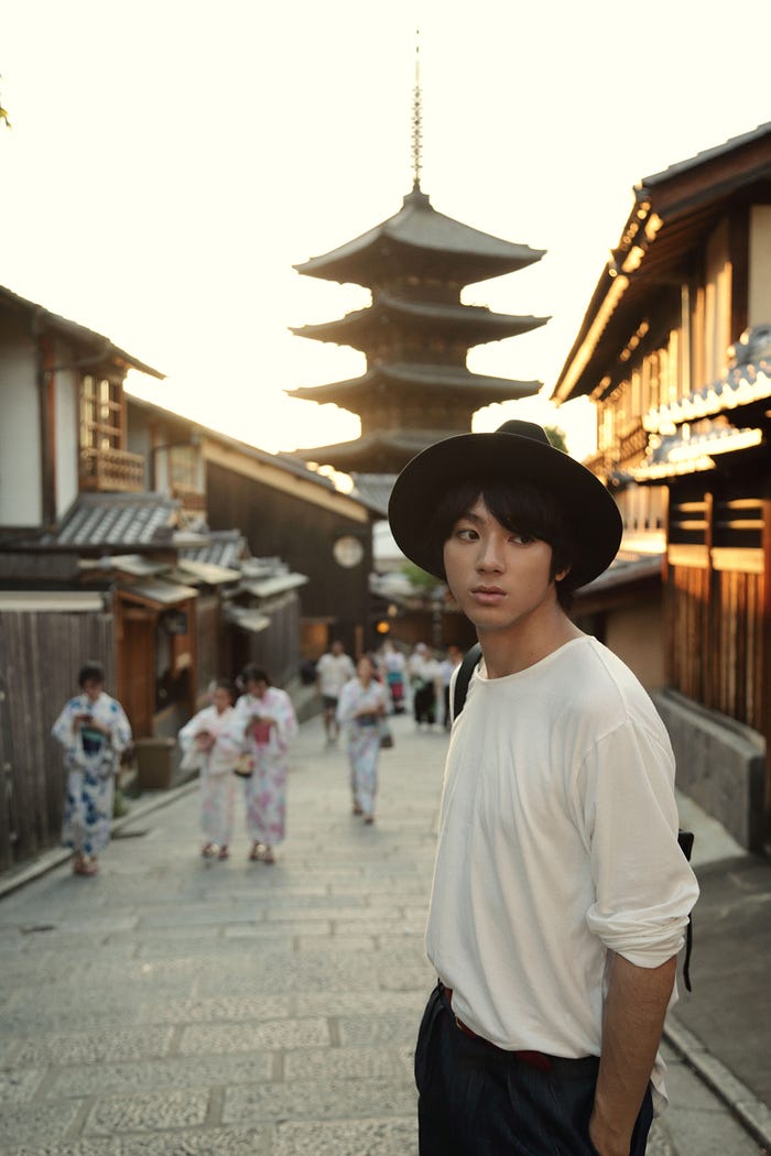 京都で素顔の一人旅/山田裕貴2nd写真集『タイトル未定』ワニブックス刊 撮影:山本マオ