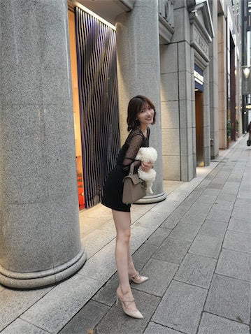 「美脚でかわいい」29歳モデル、ショートパンツ姿で魅せる"脚線美"にうっとり「最高だ！」