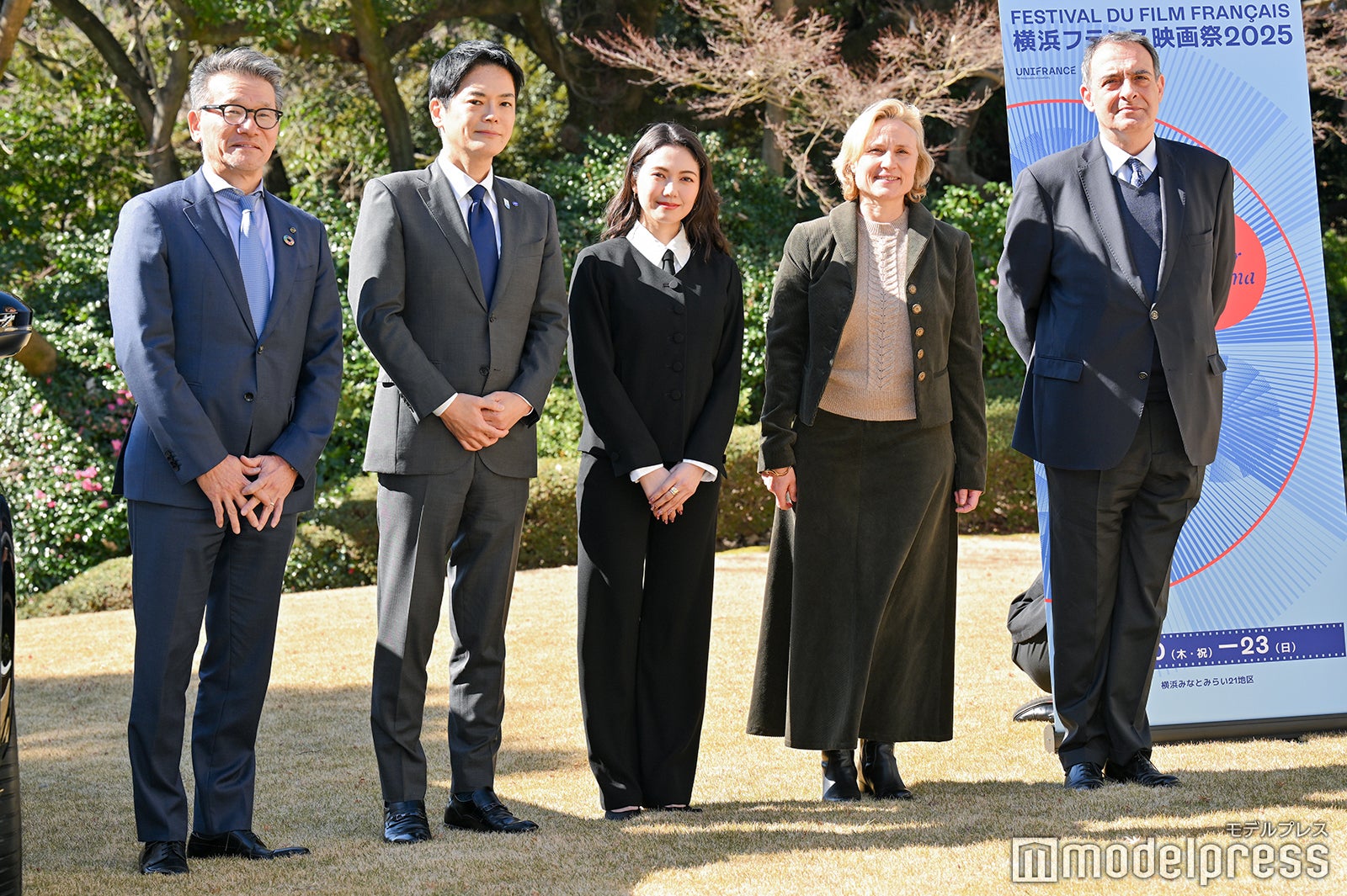 （左から）⽥川丈⼆氏、⼭中⽵春市長、⼆階堂ふみ、ダニエラ・エルストナー氏、フィリップ・セトン大使（C）モデルプレス