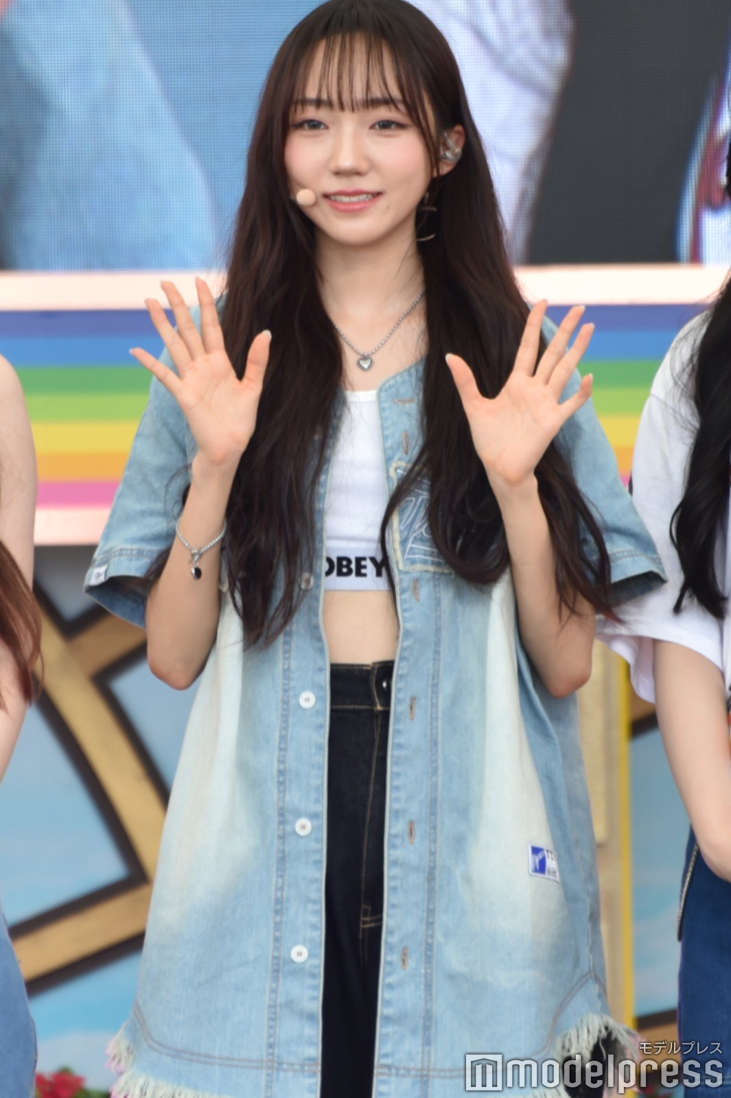 シオン（C）モデルプレス