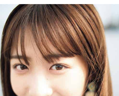 「今日好き」石川翔鈴、色白美肌際立つ至近距離ショット 初の写真集表紙公開<KAREN>