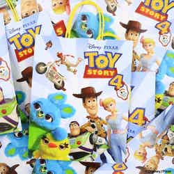 物販コーナーで1,000円以上利用者対象のショッパー（C）Disney／Pixar（C）POOF-Slinky，LLC
