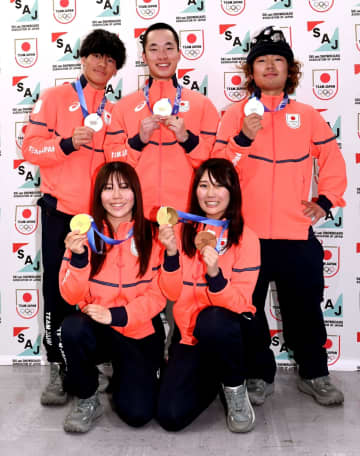 「やばめっちゃ青春尊すぎる」「スノボチームほんま仲良し」村瀬心椛 帰国後もスノボ勢一緒に焼き肉へGO！五輪中の舞台裏も仲良しすぎ