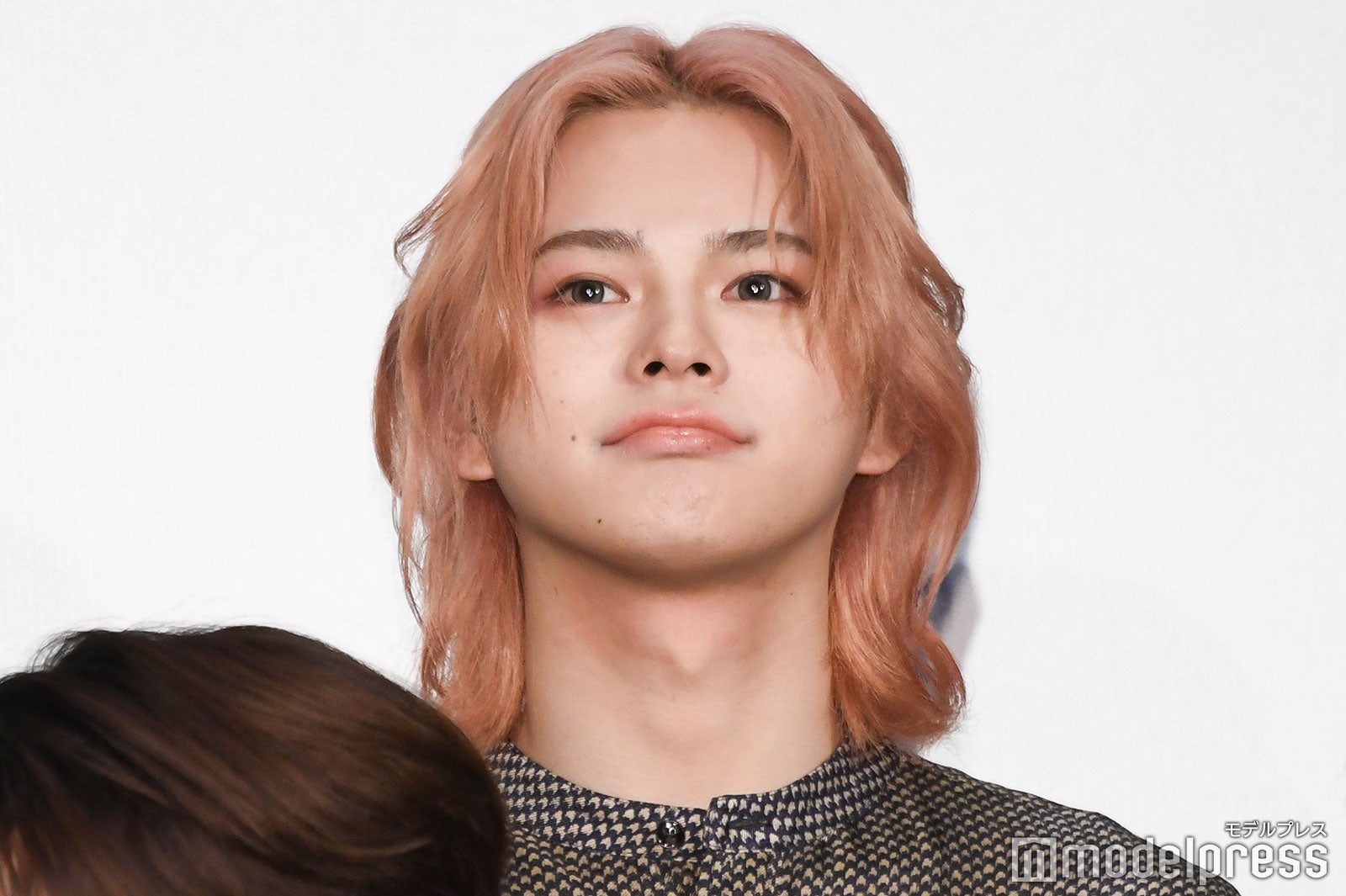 ハーフアップで登場した松田迅（C）モデルプレス