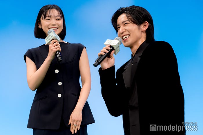 古川琴音、目黒蓮(C)モデルプレス