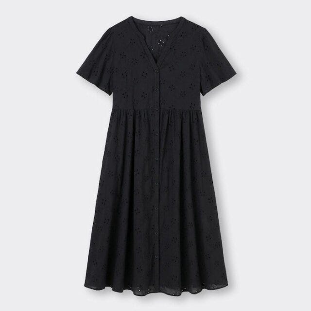 GU　ワンピース　黒ワンピ