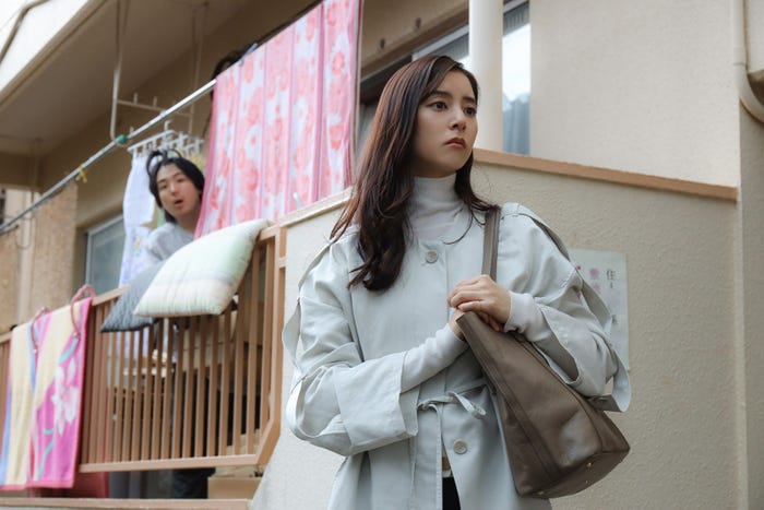 新木優子、森優作「良いこと悪いこと」第4話(C)日本テレビ