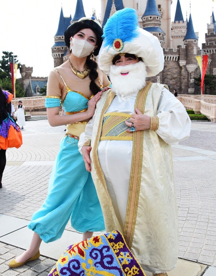 『アラジン』のヒロイン“ジャスミン”と、その父親、王様の“サルタン”。お2人はココで初めて知り合いました
