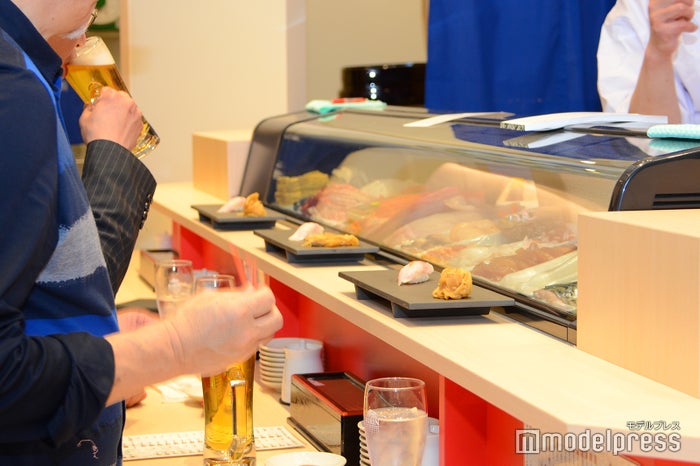 横浜駅東口POST STREET（C）ビューティーガール