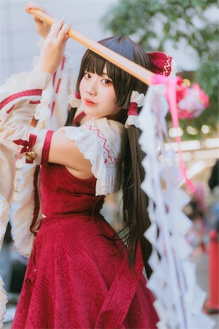 元コスプレイヤーの母を持つ大学生レイヤー、目標は「自作衣装でコミケでバズること」