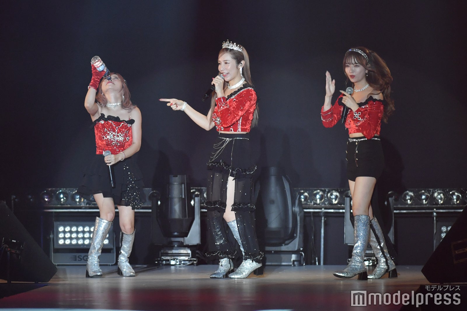 まりな、ありしゃん、さおりん／ヘラヘラ三銃士（C）モデルプレス