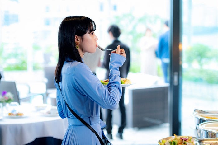 広瀬すず/「夕暮れに、手をつなぐ」第2話より(C)TBS