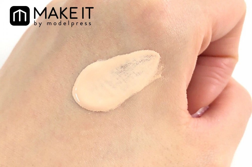 ポール & ジョー トラベル キット／モイスチュアライジング ファンデーション プライマー S 01 使用 (C)メイクイット