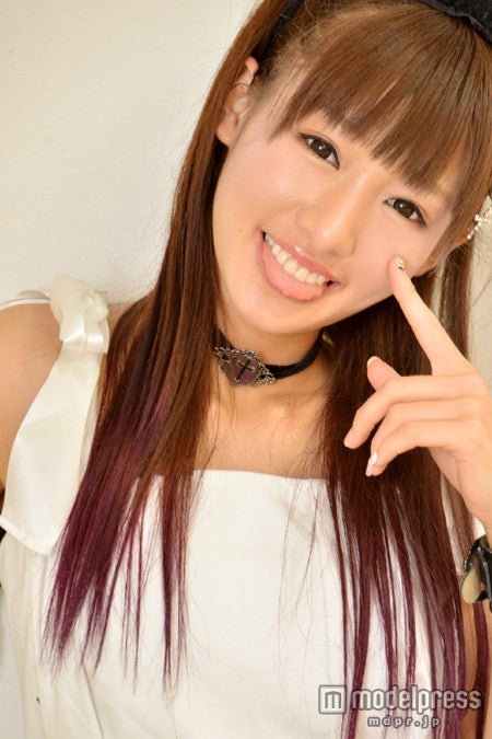 「萌えキュンポップ」で人々を笑顔に変える椎名ぴかりん