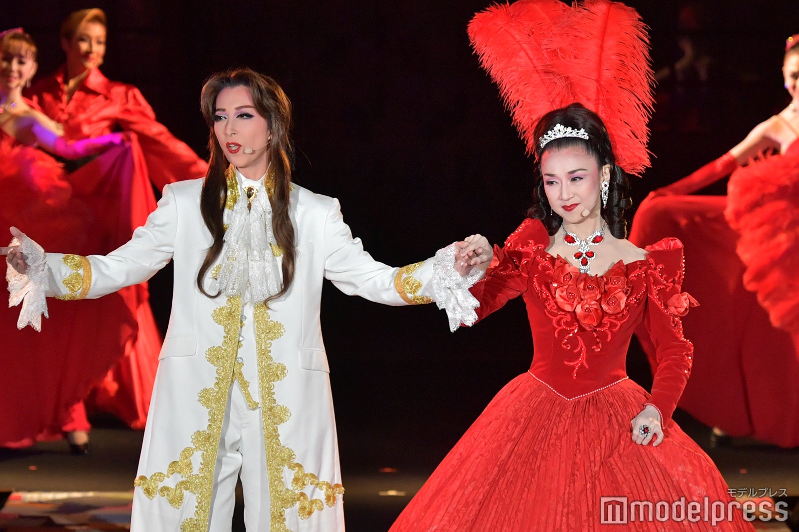 宝塚歌劇団OGメンバー／「BISHU COLLECTION produced by TGC」より（C）モデルプレス