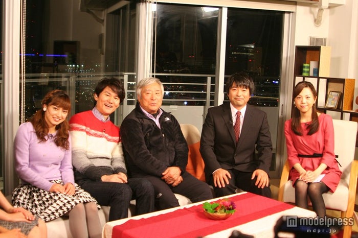 出演者(左から)平愛梨、 南原清隆、三浦雄一郎、三浦豪太、森本 智子(テレビ東京アナウンサー)/画像提供:テレビ東京