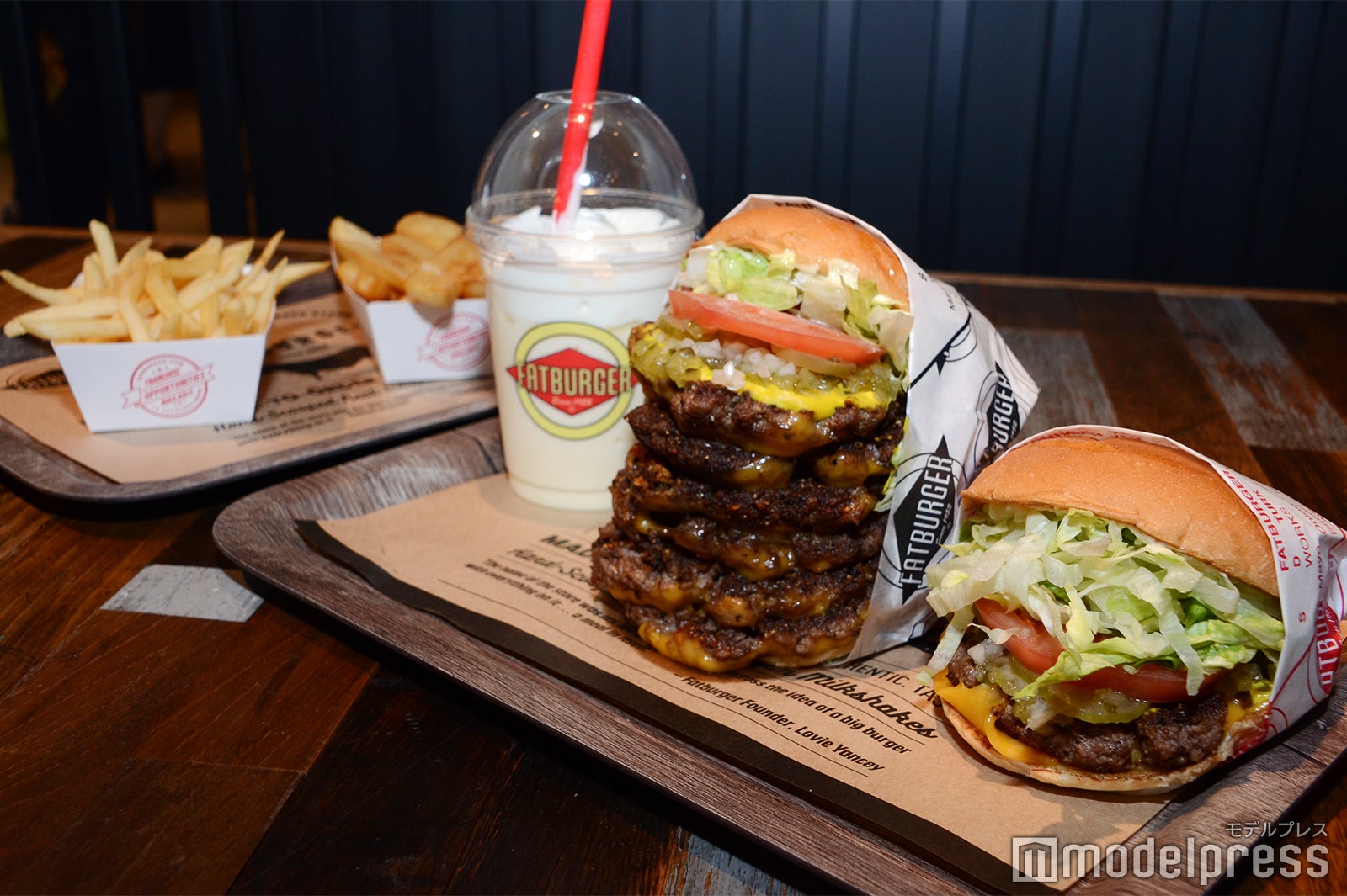 ファットバーガー（C）モデルプレス